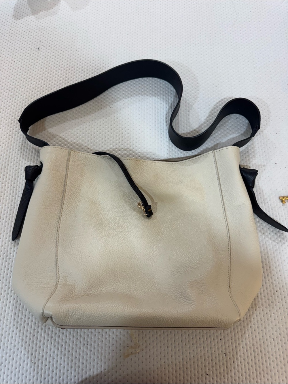 Cream and Black Women's Leather Shoulder Bag